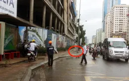 Hà Nội: Rơi thanh sắt từ công trình xây dựng