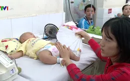 Liên tiếp điều trị 2 bệnh nhi sốt rét nặng tại Bệnh viện Nhi đồng 1 TP.HCM