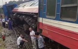 Tàu chở hơn 100 người từ Lào Cai về Hà Nội bị trật bánh