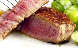 Ăn thịt tái sống dễ mắc bệnh gì?