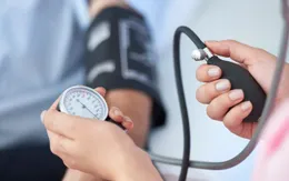 Bệnh viện Tim Hà Nội phẫu thuật tim miễn phí cho trẻ em nghèo, khó khăn