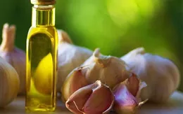 Mẹo dùng tỏi chữa đau lưng