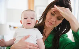 Dấu hiệu cảnh báo trầm cảm ở phụ nữ sau sinh