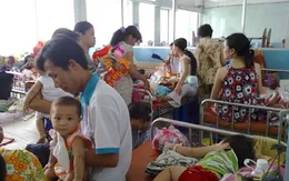Nhiều trẻ mắc ho gà biến chứng viêm phổi dịp Tết