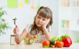Nạp toàn đồ bổ dưỡng nhưng vì sao trẻ không tăng cân?