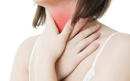 Đau cổ họng, đờm có máu là dấu hiệu của bệnh gì?
