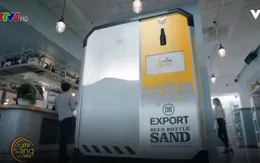 Độc đáo chiếc máy "hô biến" chai thủy tinh thành cát