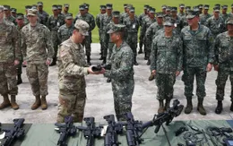 Mỹ cung cấp lô vũ khí mới cho Philippines