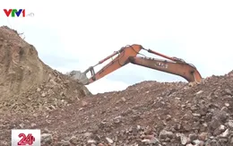 Lợi dụng chống sạt lở, đầu nậu vô tư “xẻ thịt” đồi đất ở Đồng Nai