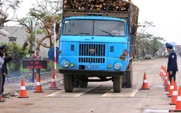 Quảng Bình đẩy mạnh công tác kiểm soát xe quá khổ, quá tải