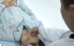 Nhiều người bị méo miệng, méo mặt do giá rét