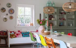 Ngôi nhà ven đô ngập tràn đồ thủ công độc đáo