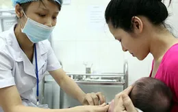 Trạm y tế xã cứu sống trẻ bị sốc phản vệ sau tiêm vaccine