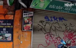 Hà Nội: Người dân phố cổ bức xúc vì cửa nhà bị vẽ graffiti