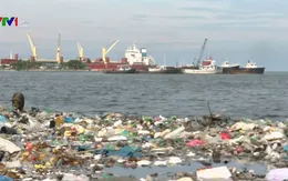 Nghẹt thở với "thủy triều" rác thải nhựa tại Haiti