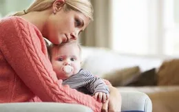 Trầm cảm sau sinh ở phụ nữ và liều thuốc tinh thần từ gia đình