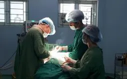 Phẫu thuật thành công cho bệnh nhân nhi bị dị dạng tiết niệu bẩm sinh