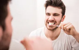 Vì sao đánh răng ngay sau khi ăn lại sai lầm?