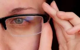 Xuất hiện các triệu chứng này, cần khám ngay kẻo mắt gặp nguy hiểm