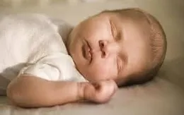 Tập thói quen ngủ ngoan cho bé