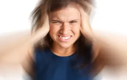 Ánh sáng xanh: Phương pháp điều trị mới cho bệnh nhân mắc chứng đau thần kinh mãn tính