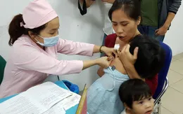 Hậu Giang: Hơn 2.000 trẻ phải tạm hoãn tiêm vaccine 5 trong 1