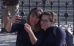 Nghiện chụp ảnh selfie có thể dẫn đến hội chứng tự yêu bản thân
