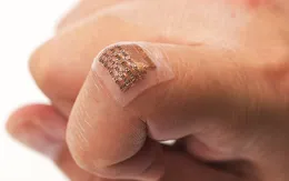 Mỹ phát triển miếng dán đo huyết áp