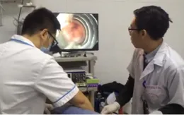Bị xuất huyết tiêu hóa vì thói quen uống rượu hàng ngày