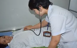 Lấy gần 2 lít máu trong ổ bụng sản phụ chửa ngoài tử cung vỡ