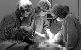 3 giờ căng thẳng cứu sản phụ nhau cài răng lược xâm lấn bàng quang