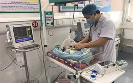 Cấp cứu trường hợp thai ngôi ngược, hai chân thò ra ngoài