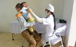 Đừng quên tiêm vaccine nhắc lại cho trẻ trên 18 tháng tuổi