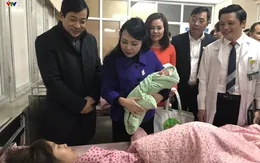 Bộ trưởng Bộ Y tế kiểm tra hoạt động khám chữa bệnh trong dịp Tết Nguyên đán