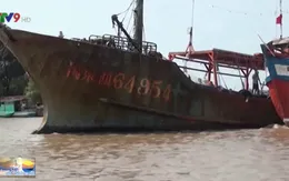 Trục vớt tàu nước ngoài bị chìm trên biển Bạc Liêu