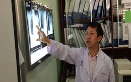 Nữ bệnh nhân suýt chết vì hạt mãng cầu chui vào phổi