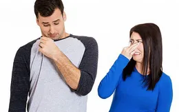 Mồ hôi có mùi do đâu?
