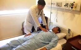 Ngậm tăm lúc nhậu bị đâm thủng ruột non và tụy