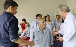 Hà Tĩnh: Chuyên gia nước ngoài khám, chữa bệnh cho bệnh nhân