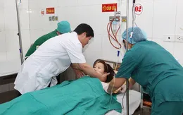 Bác sĩ, điều dưỡng hiến máu cứu sống sản phụ vỡ thai ngoài tử cung