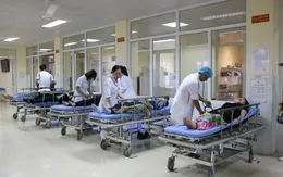 Quảng Ninh: 12 du khách nước ngoài bị ngộ độc thức ăn