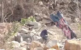 Bình Thuận: Ngang nhiên xẻ núi khai thác đá trái phép