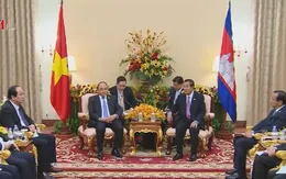 Thủ tướng Nguyễn Xuân Phúc hội kiến Thủ tướng Campuchia