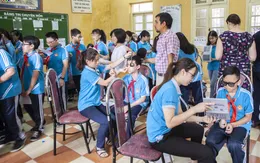 Khám sàng lọc các bệnh về mắt cho hơn 1.500 học sinh tại Hà Nội