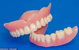 Lưu ý khi sử dụng, bảo quản và vệ sinh hàm giả tháo lắp