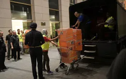Cảnh sát Malaysia đếm 3 ngày chưa hết "núi tiền" trong nhà cựu Thủ tướng Najib Razak