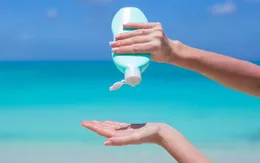 Kem chống nắng hết hạn, hãy bỏ đi đừng tiếc