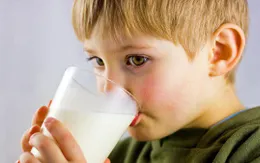 Một lít sữa mỗi ngày giúp trẻ béo phì ngừa bệnh tiểu đường