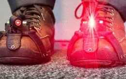 Giày laser làm giảm tê cóng ở bệnh nhân Parkinson