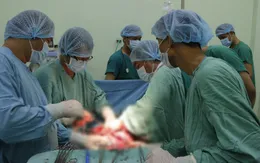 Phẫu thuật cứu sống sản phụ nhau tiền đạo trung tâm, nhau cài răng lược hiếm gặp